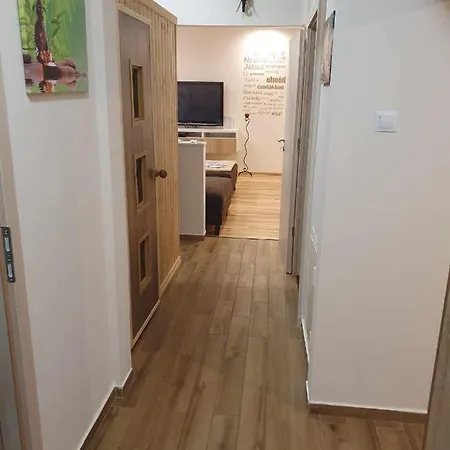 Szofia Wellness Apartment *